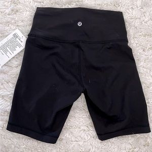 BRAND NEW Lululemon Wunder Train HR Short 8”